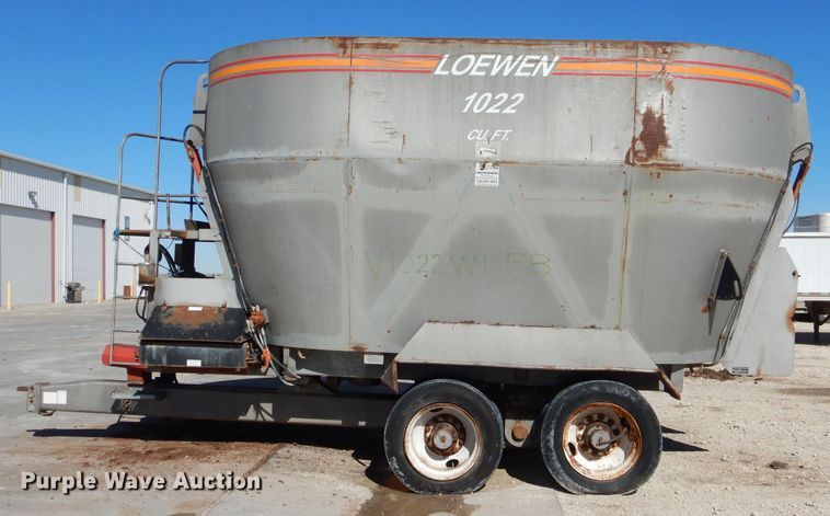 image for item DJ4946 Loewen 1022 feed grinder/mixer