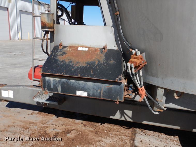 image for item DJ4946 Loewen 1022 feed grinder/mixer