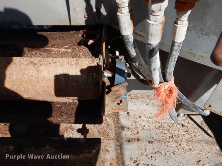 image for item DJ4946 Loewen 1022 feed grinder/mixer