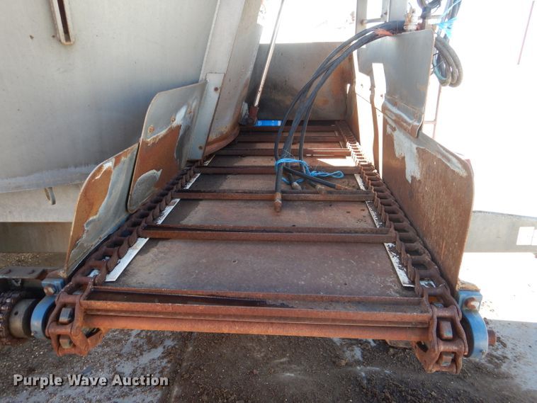 image for item DJ4946 Loewen 1022 feed grinder/mixer