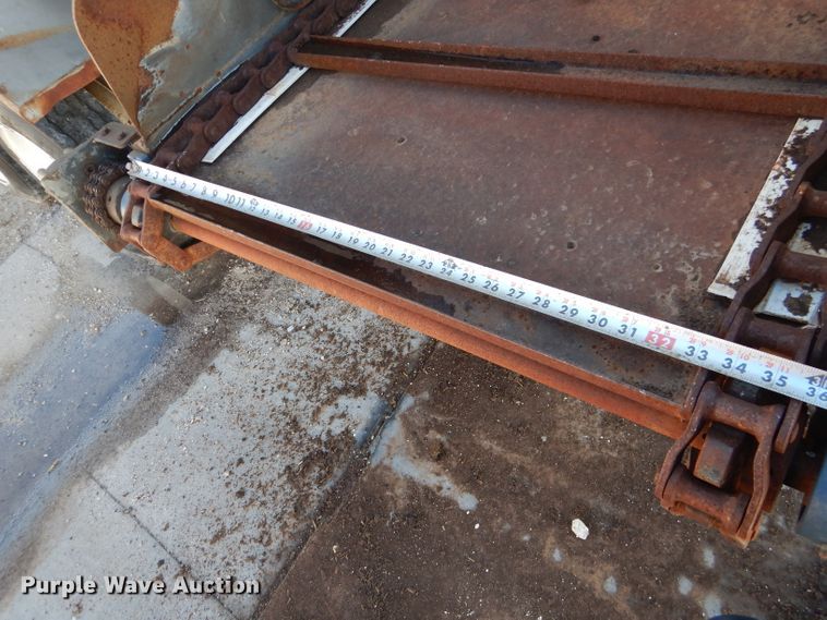 image for item DJ4946 Loewen 1022 feed grinder/mixer