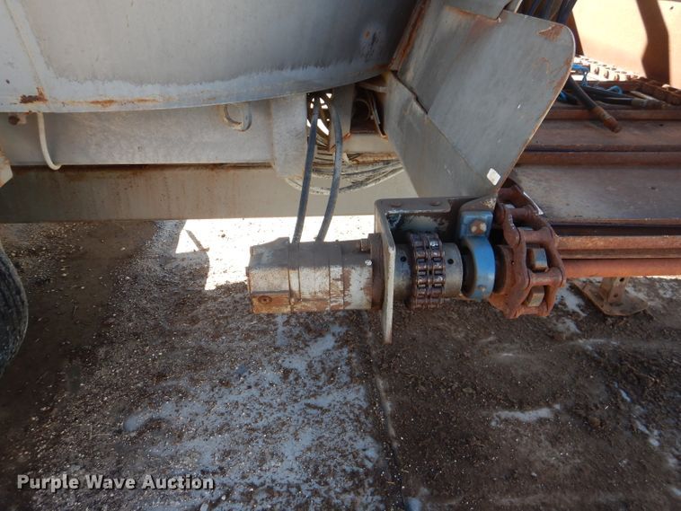 image for item DJ4946 Loewen 1022 feed grinder/mixer