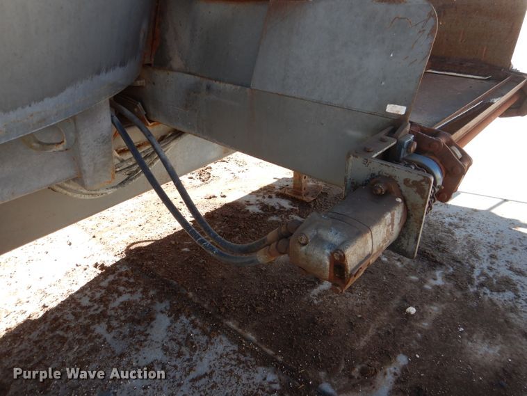 image for item DJ4946 Loewen 1022 feed grinder/mixer