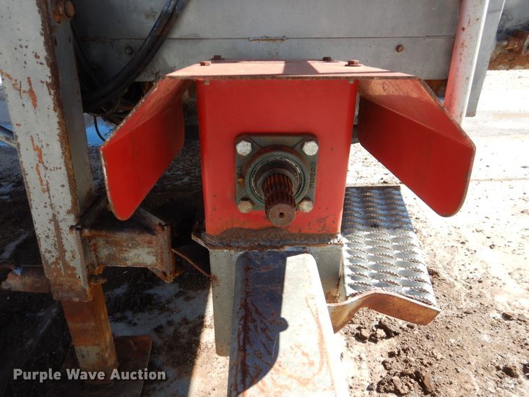 image for item DJ4946 Loewen 1022 feed grinder/mixer