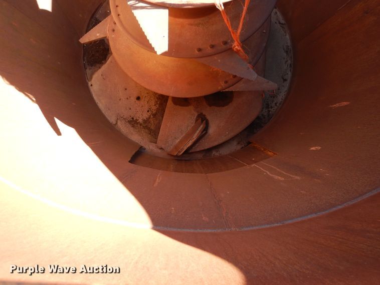 image for item DJ4946 Loewen 1022 feed grinder/mixer