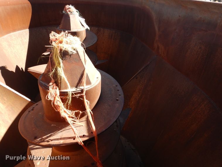 image for item DJ4946 Loewen 1022 feed grinder/mixer