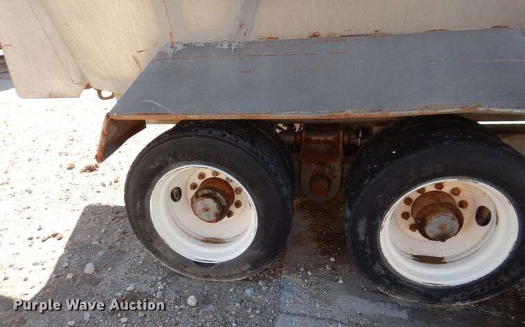 image for item DJ4946 Loewen 1022 feed grinder/mixer