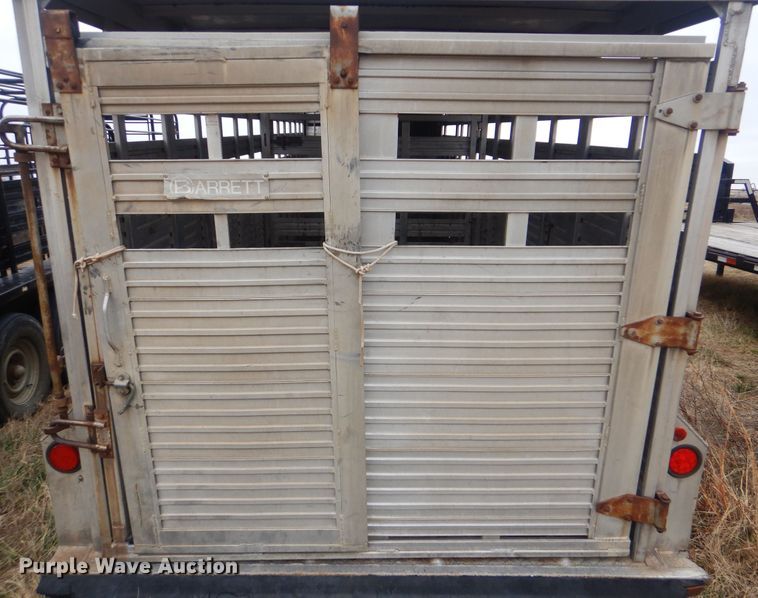 image for item DJ8607 1989 Barrett Trailers 88P5071  livestock trailer