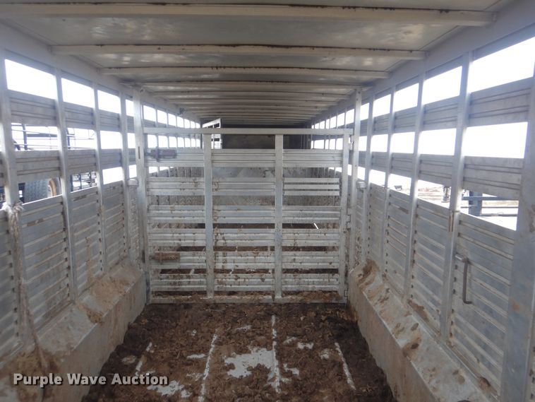 image for item DJ8607 1989 Barrett Trailers 88P5071  livestock trailer