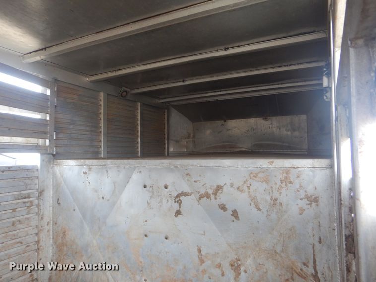 image for item DJ8607 1989 Barrett Trailers 88P5071  livestock trailer