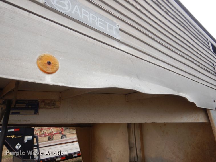 image for item DJ8607 1989 Barrett Trailers 88P5071  livestock trailer