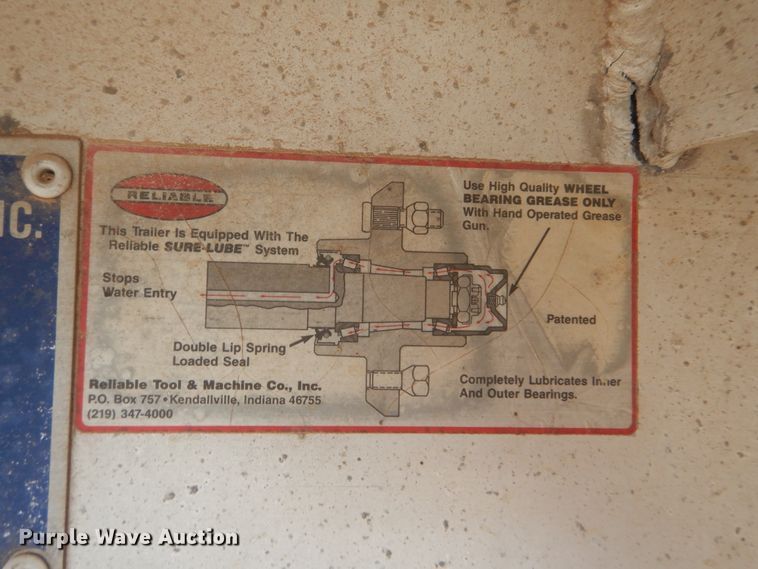 image for item DJ8607 1989 Barrett Trailers 88P5071  livestock trailer