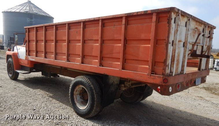image for item DL2004 1974 International Loadstar 1700  grain truck