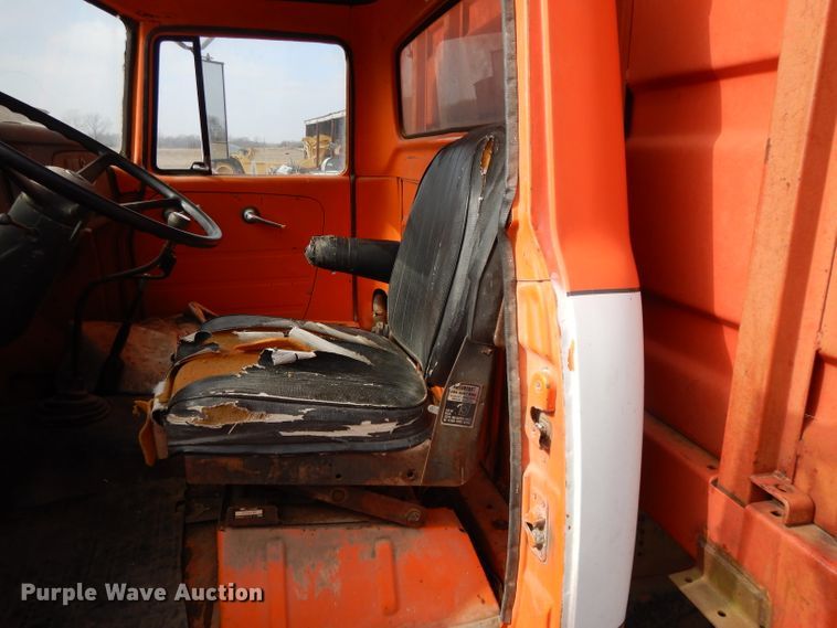 image for item DL2004 1974 International Loadstar 1700  grain truck