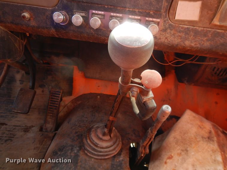 image for item DL2004 1974 International Loadstar 1700  grain truck