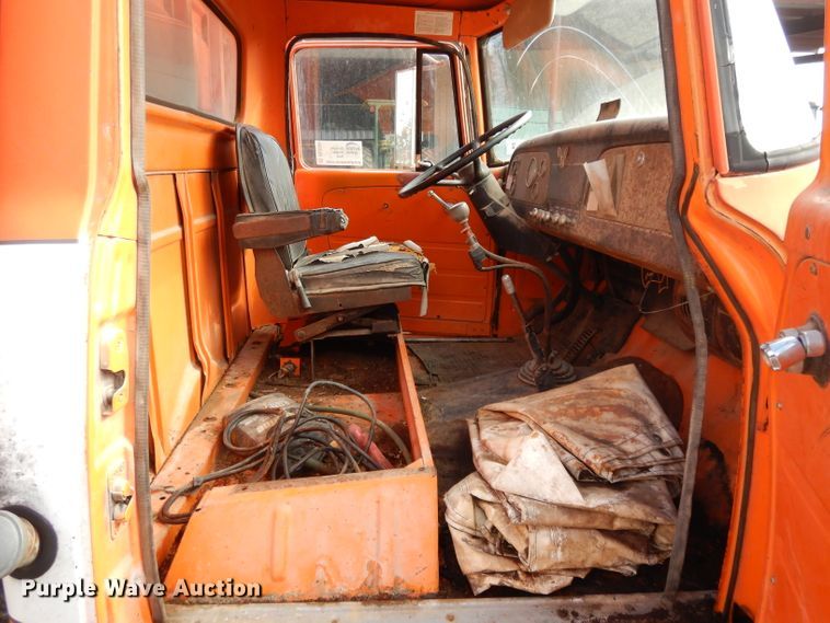 image for item DL2004 1974 International Loadstar 1700  grain truck