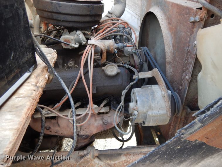 image for item DL2004 1974 International Loadstar 1700  grain truck