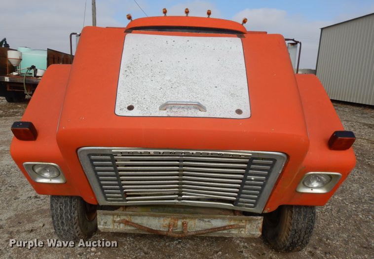 image for item DL2004 1974 International Loadstar 1700  grain truck