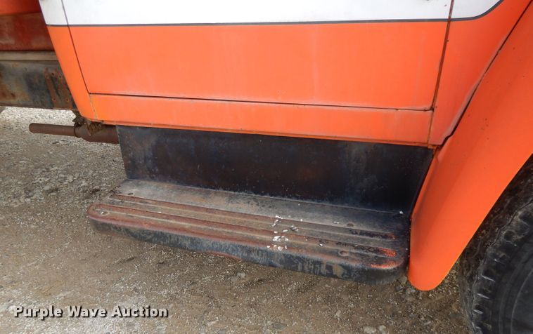 image for item DL2004 1974 International Loadstar 1700  grain truck