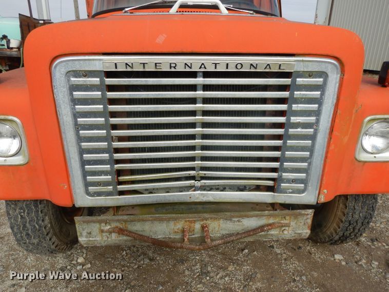 image for item DL2004 1974 International Loadstar 1700  grain truck