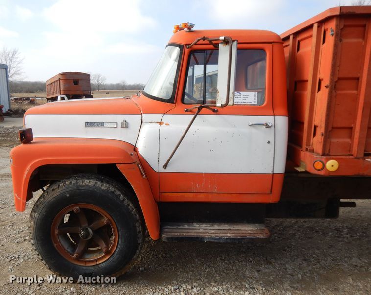 image for item DL2004 1974 International Loadstar 1700  grain truck