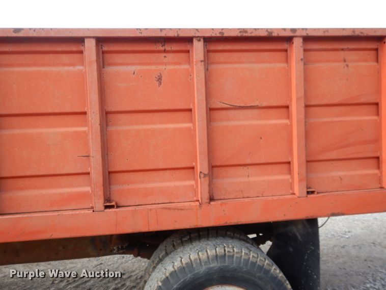 image for item DL2004 1974 International Loadstar 1700  grain truck