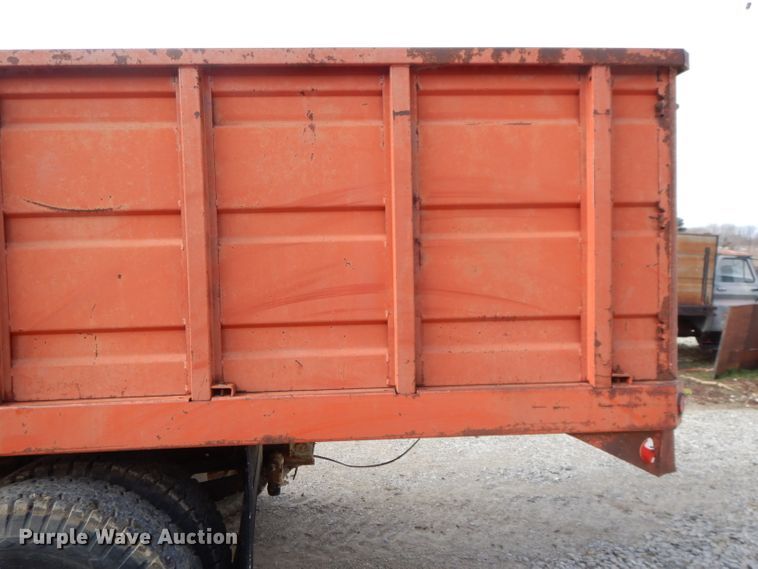 image for item DL2004 1974 International Loadstar 1700  grain truck