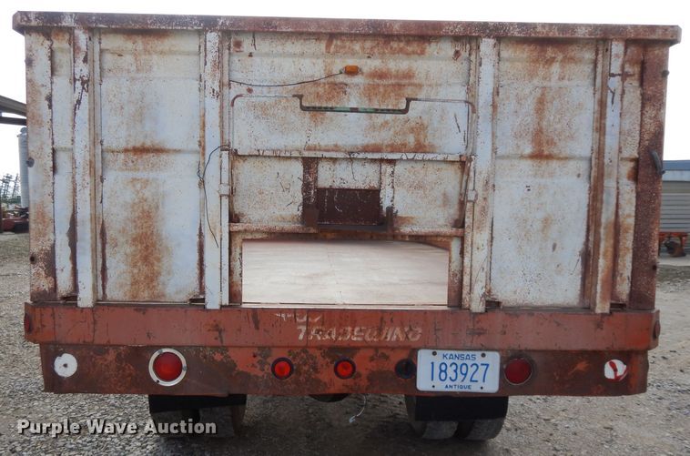 image for item DL2004 1974 International Loadstar 1700  grain truck
