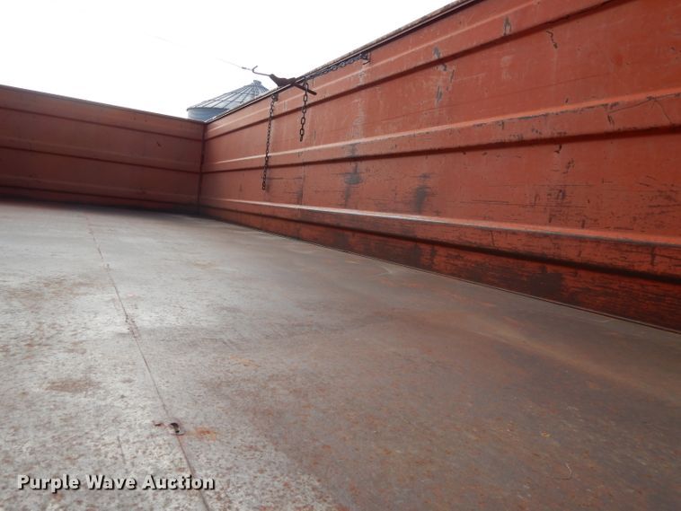 image for item DL2004 1974 International Loadstar 1700  grain truck