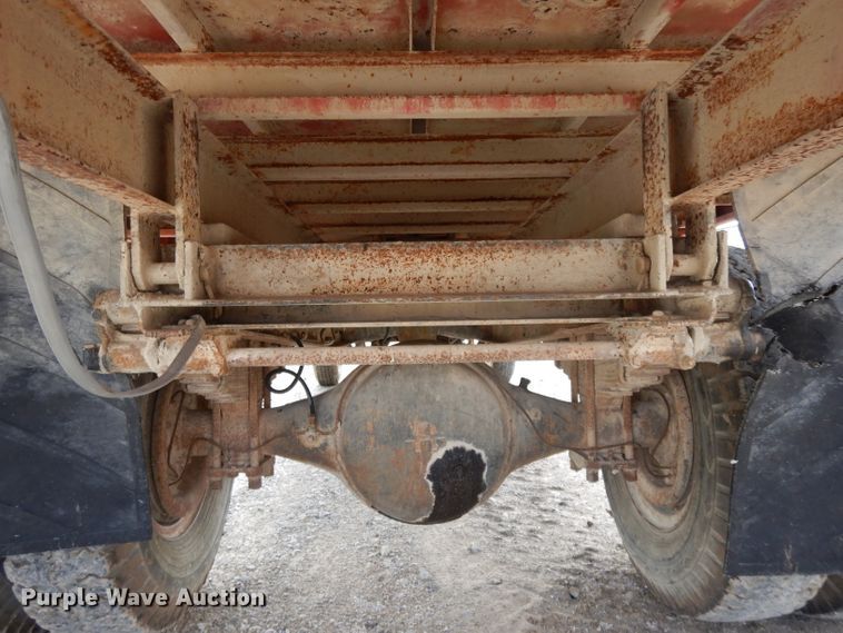 image for item DL2004 1974 International Loadstar 1700  grain truck