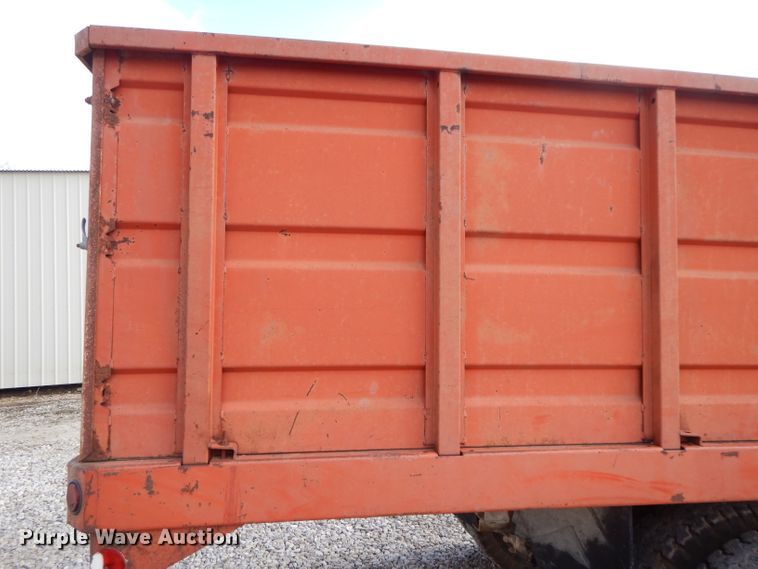 image for item DL2004 1974 International Loadstar 1700  grain truck
