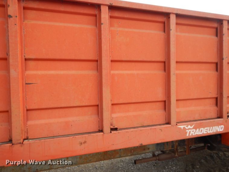 image for item DL2004 1974 International Loadstar 1700  grain truck