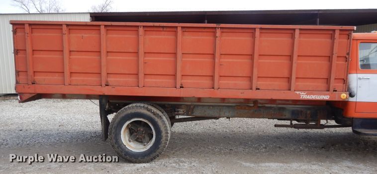 image for item DL2004 1974 International Loadstar 1700  grain truck