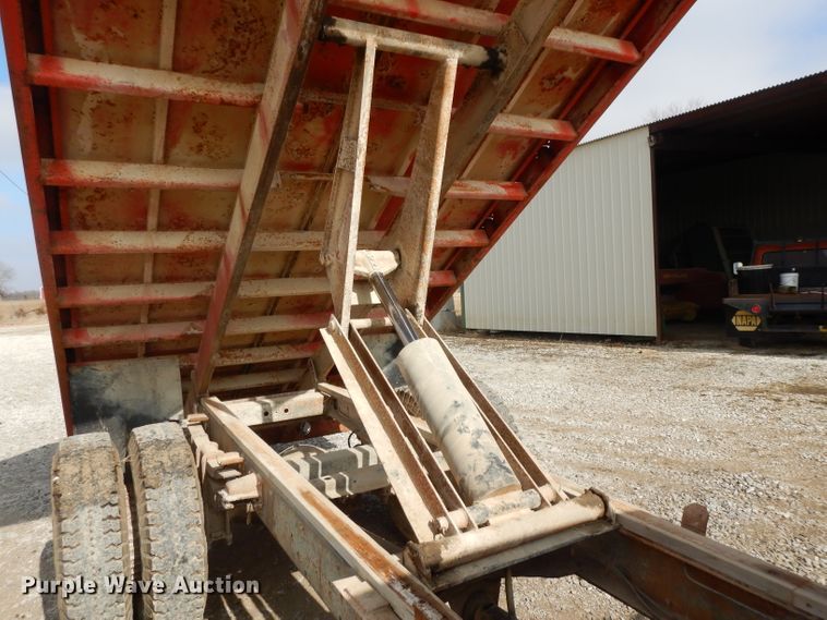 image for item DL2004 1974 International Loadstar 1700  grain truck