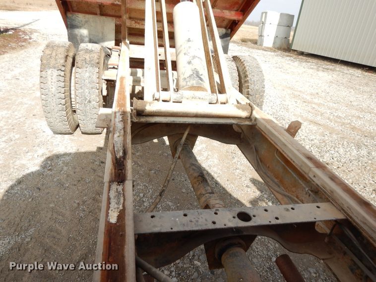 image for item DL2004 1974 International Loadstar 1700  grain truck