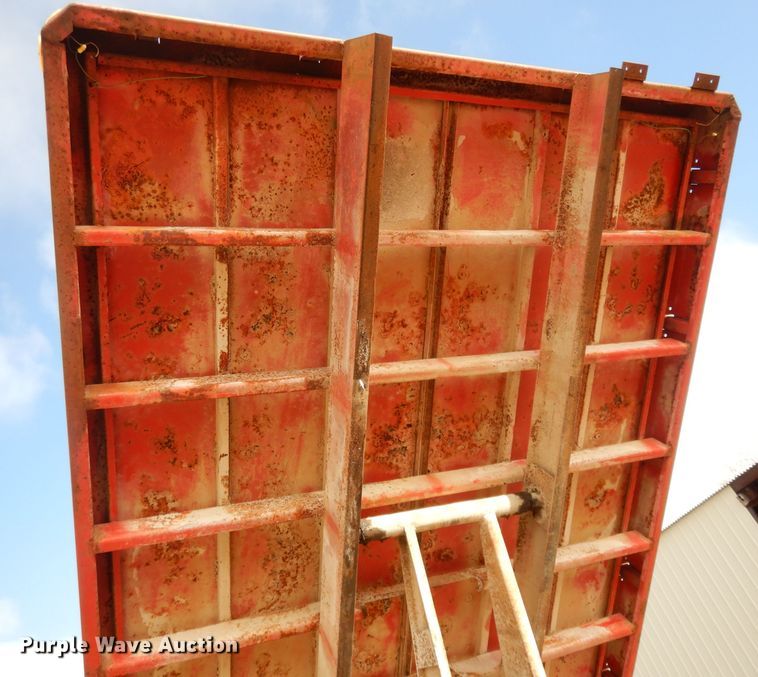 image for item DL2004 1974 International Loadstar 1700  grain truck