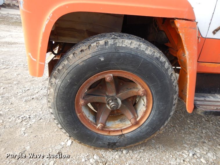 image for item DL2004 1974 International Loadstar 1700  grain truck