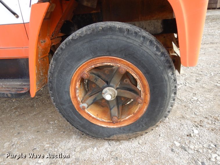 image for item DL2004 1974 International Loadstar 1700  grain truck