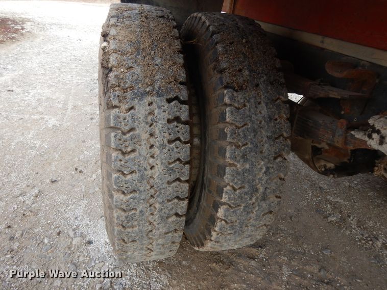 image for item DL2004 1974 International Loadstar 1700  grain truck