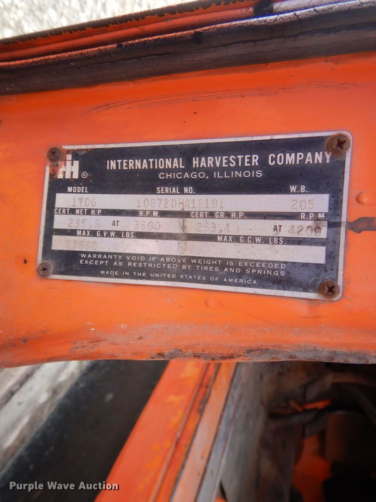 image for item DL2004 1974 International Loadstar 1700  grain truck