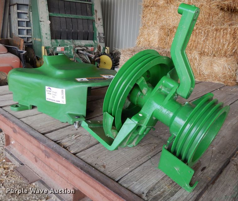 image for item DL2006 John Deere straw chopper jack shaft