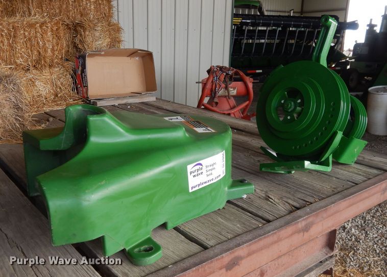 image for item DL2006 John Deere straw chopper jack shaft