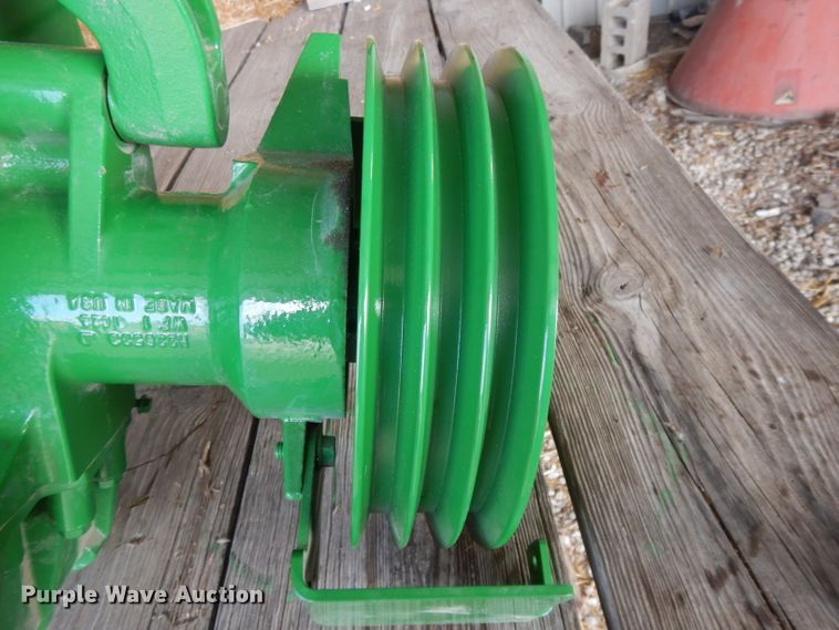 image for item DL2006 John Deere straw chopper jack shaft