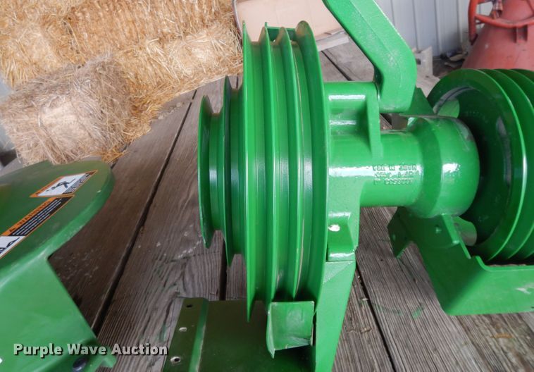 image for item DL2006 John Deere straw chopper jack shaft