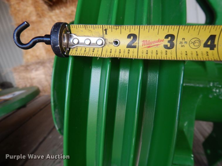 image for item DL2006 John Deere straw chopper jack shaft