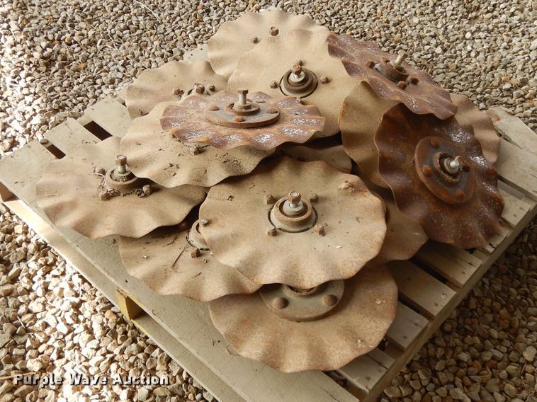 image for item DL2007 (16) no-till coulters