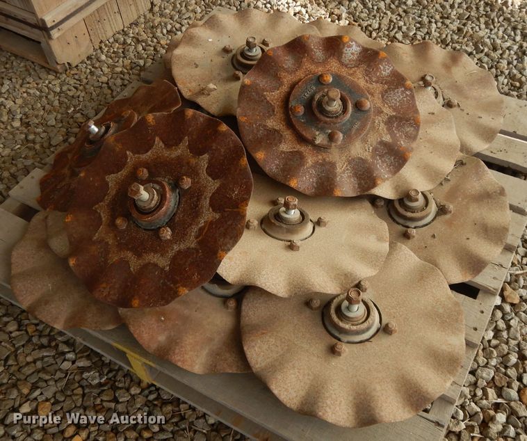 image for item DL2007 (16) no-till coulters