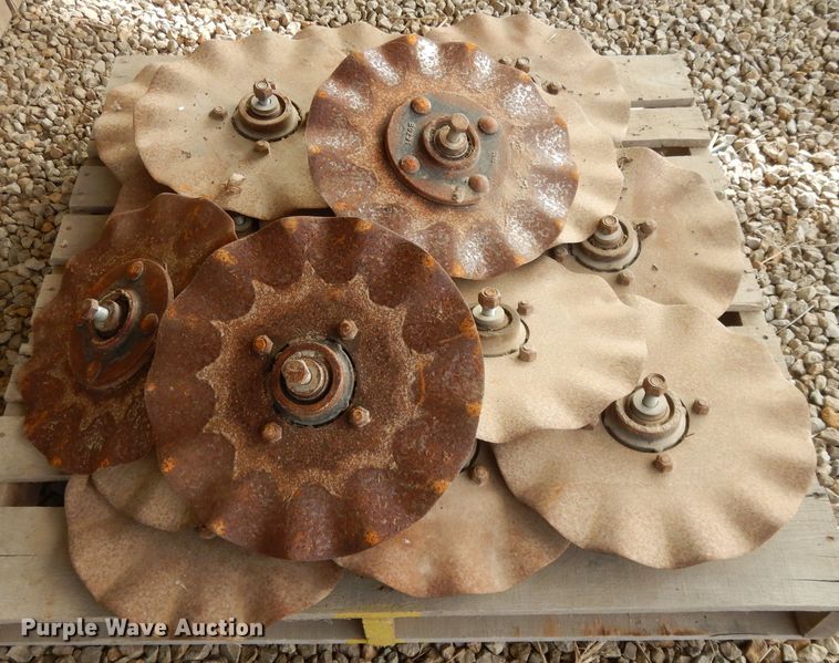 image for item DL2007 (16) no-till coulters