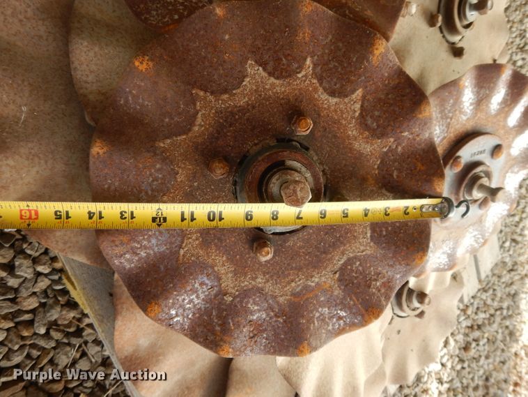 image for item DL2007 (16) no-till coulters