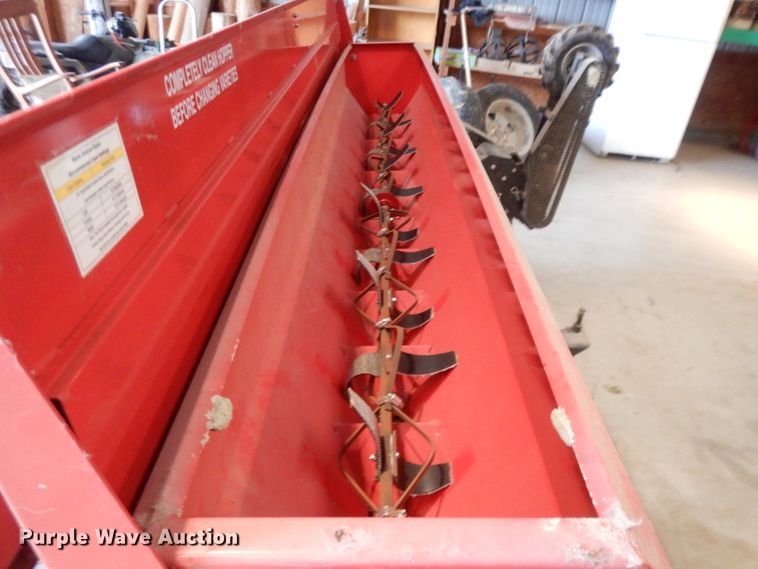 image for item DL2714 Kasco RED-96  grain drill